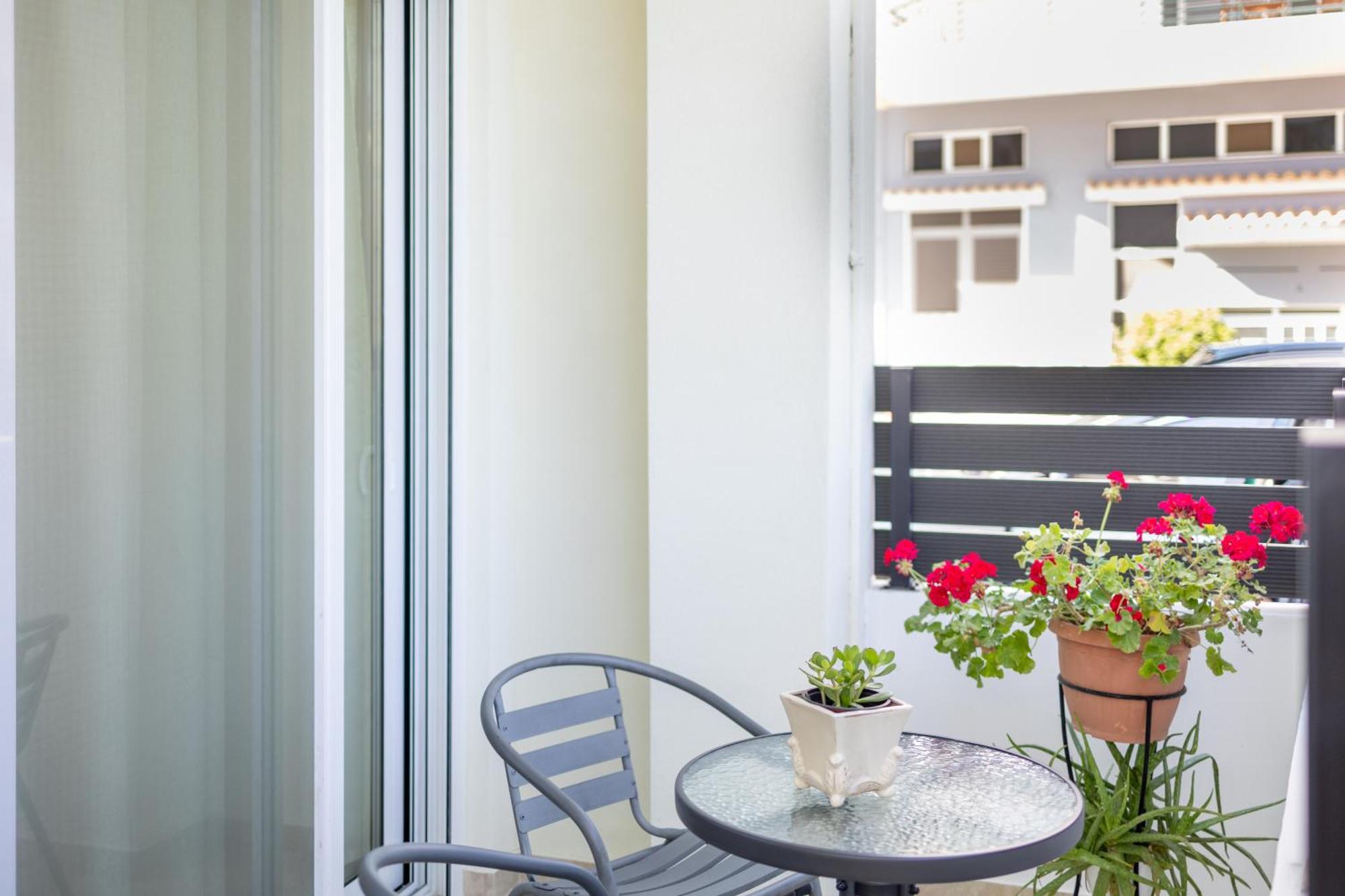Pagani Urban - Premium Private Apartment Kalamata Bagian luar foto