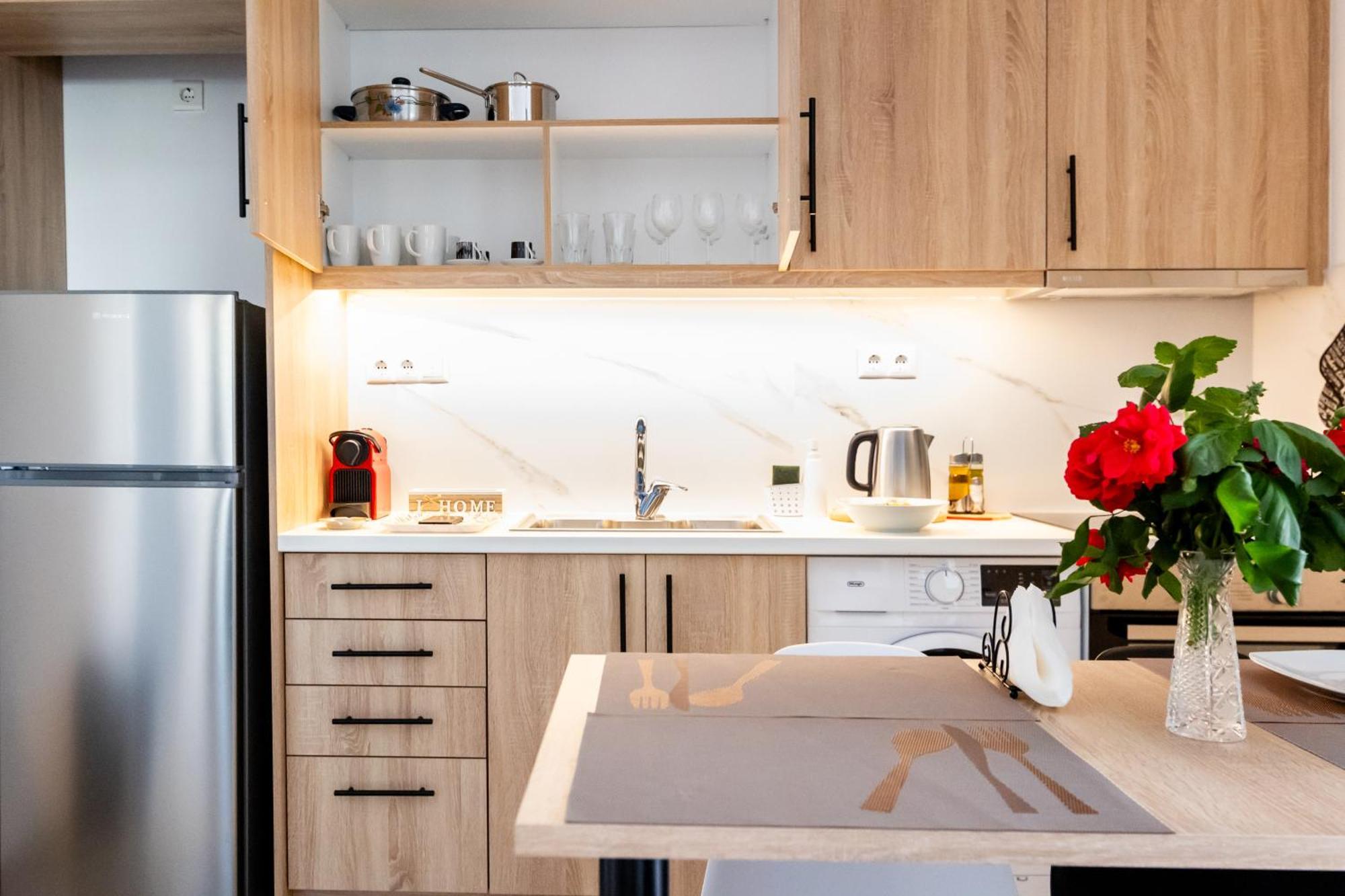 Pagani Urban - Premium Private Apartment Kalamata Bagian luar foto