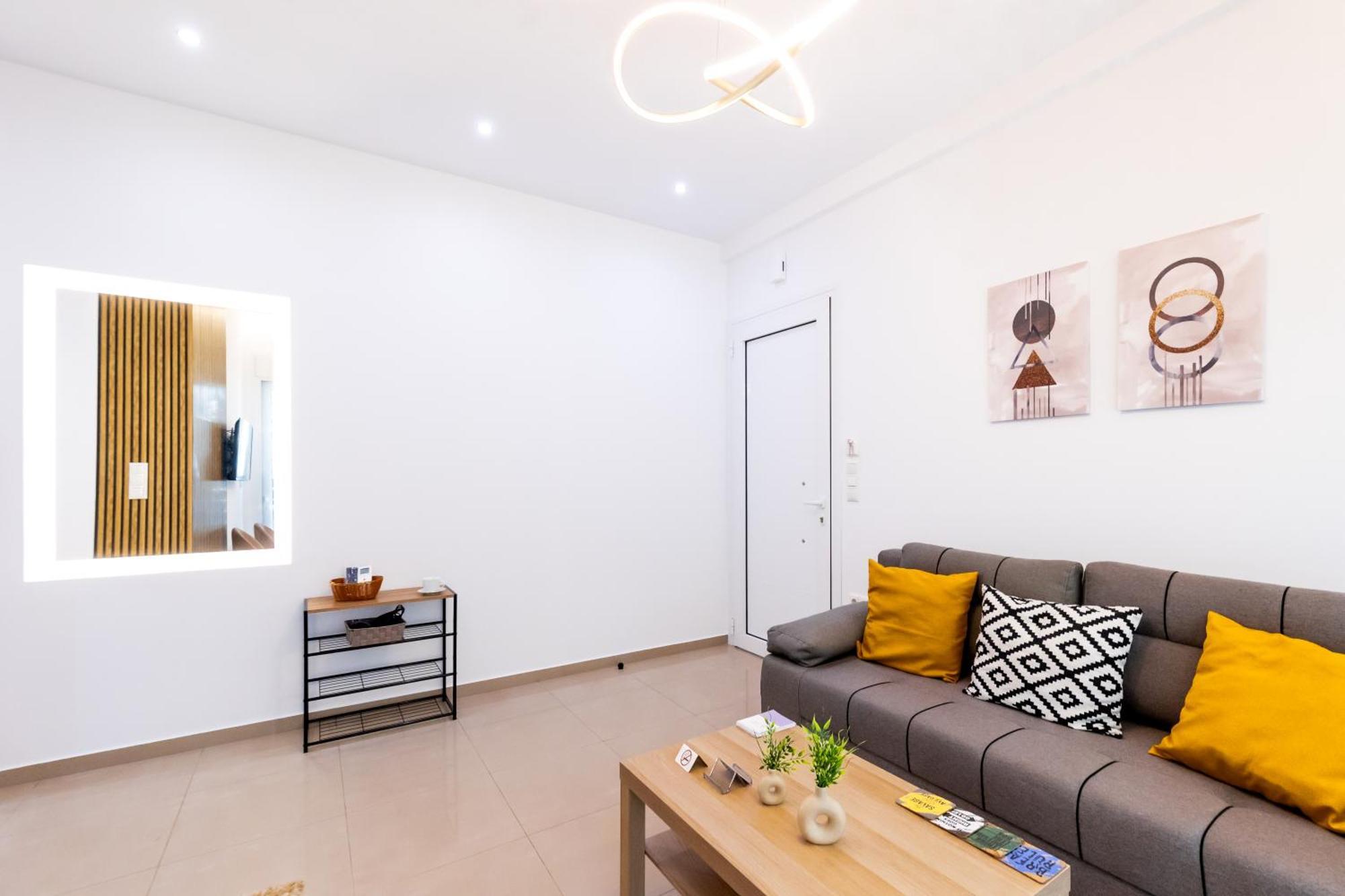 Pagani Urban - Premium Private Apartment Kalamata Bagian luar foto
