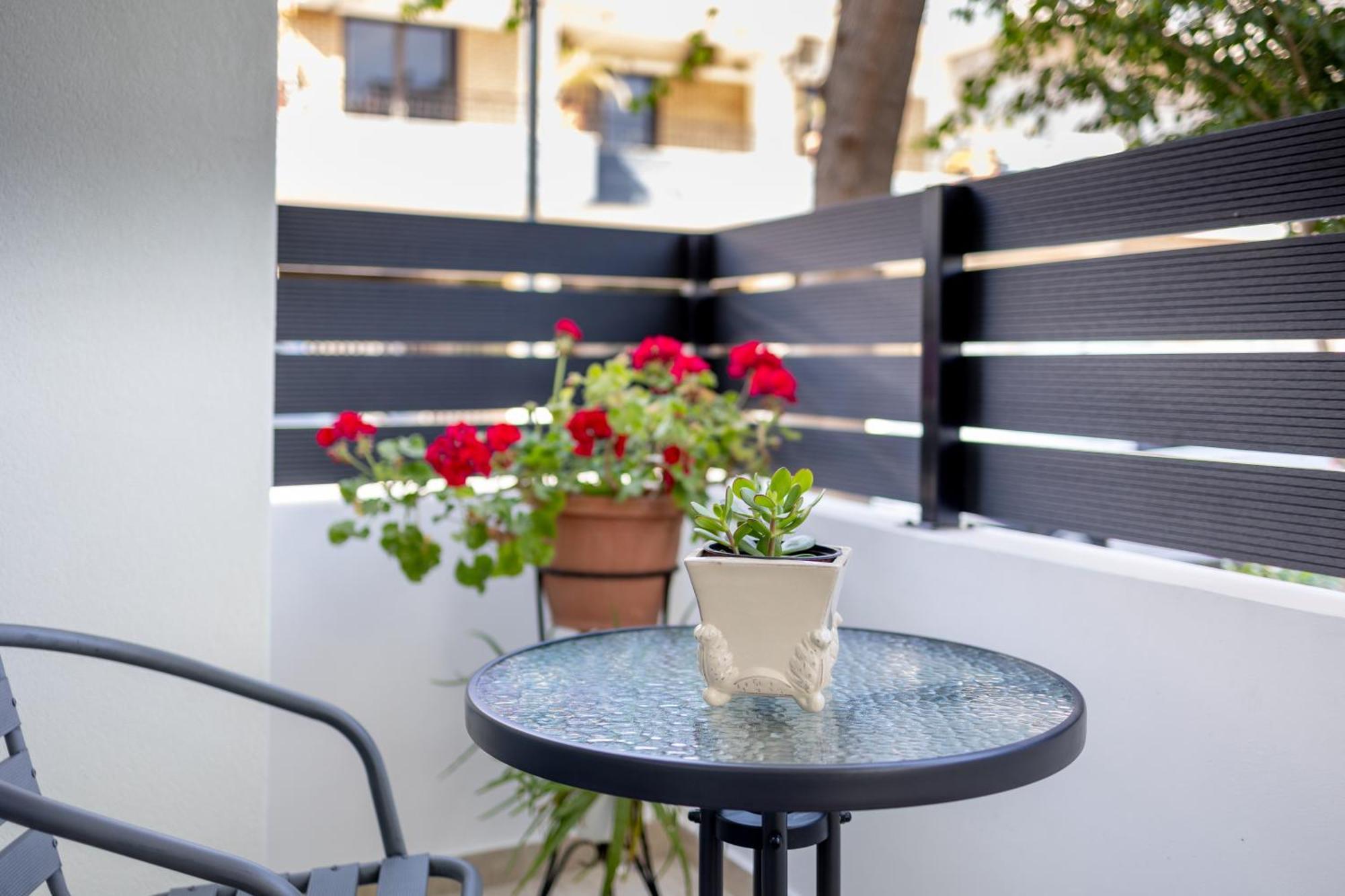 Pagani Urban - Premium Private Apartment Kalamata Bagian luar foto